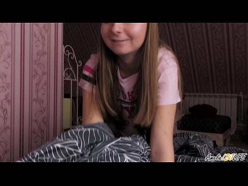 ❤️ ব্লন্ডি তার BFF এর গভীরভাবে স্তন্যপান করে এবং তার মুখের মধ্যে কাম পায় ❤️  আমাদের কাছে bn.niceporn.ru ☑