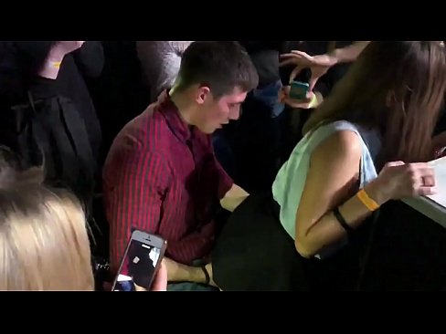 ❤️ একটি রাশিয়ান নাইটক্লাবে বাস্তব যৌনতা। মলদ্বার এবং যোনি মধ্যে 18 বছর বয়সী রাশিয়ান মেয়ে একটি নাইটক্লাবে fucked ❤️  আমাদের কাছে bn.niceporn.ru ☑